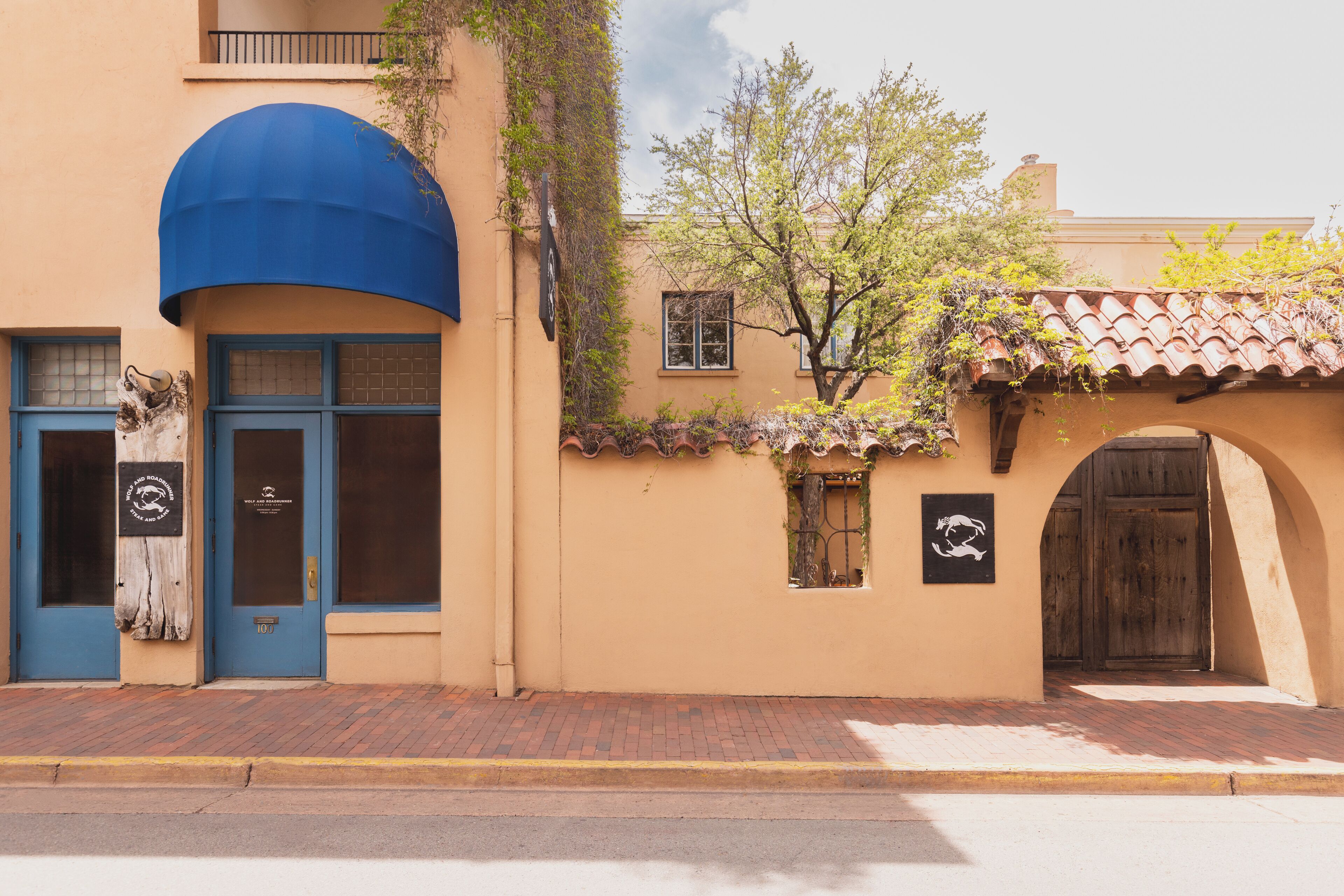 dinner and brunch served