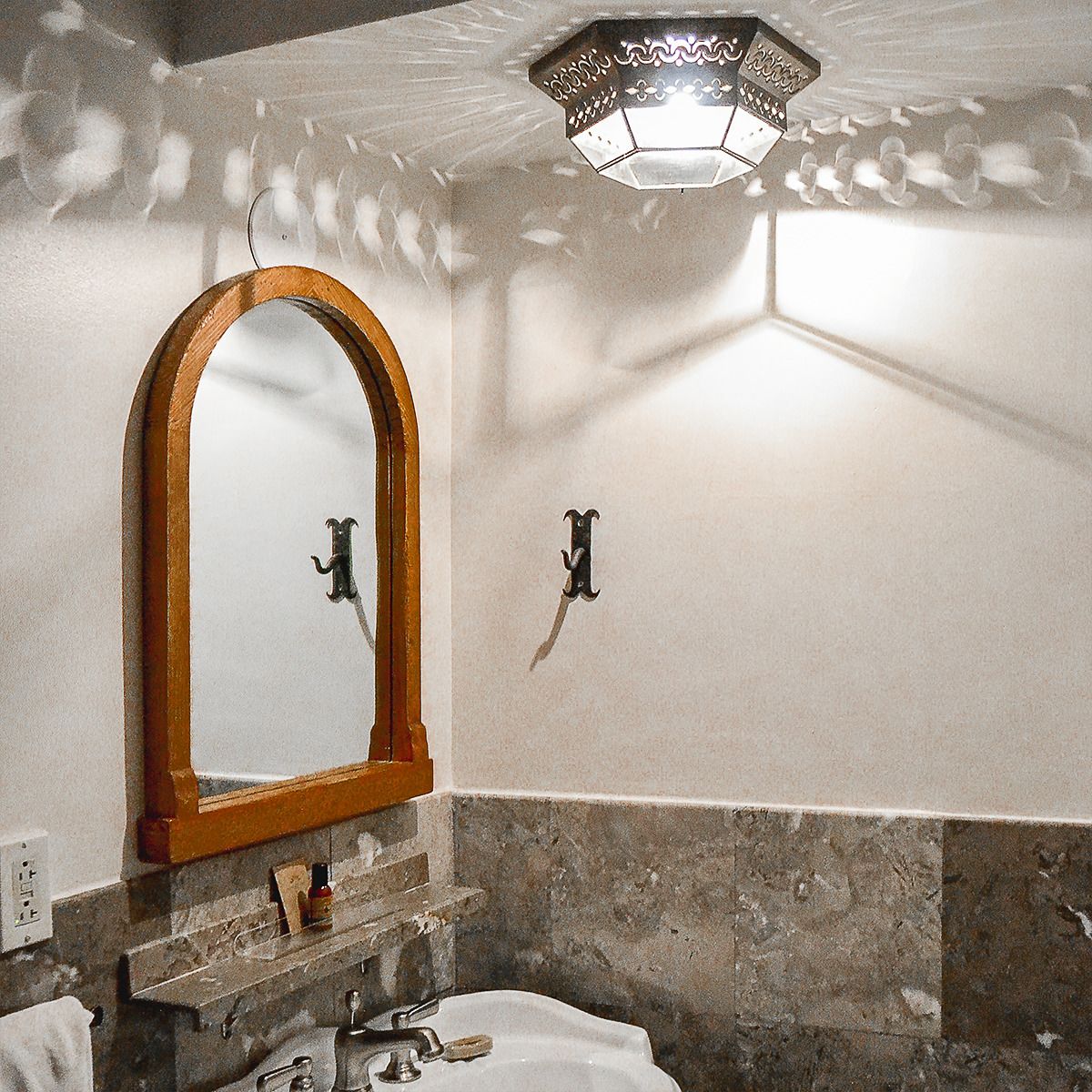 designer toiletries, hair dryer, towels