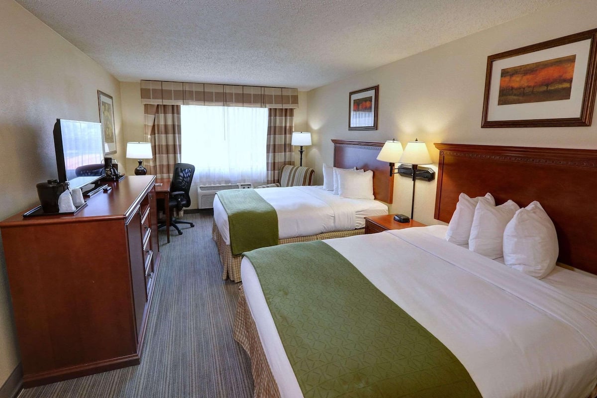 room, 2 queen beds, non smoking | 1 bedroom, desk, iron/ironing board, rollaway beds