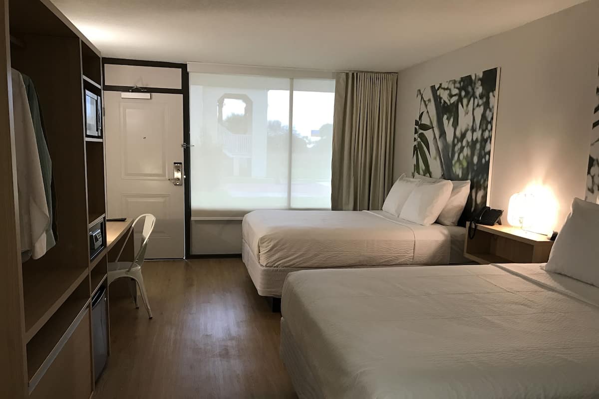 Premium bedding, in-room safe, desk, blackout drapes