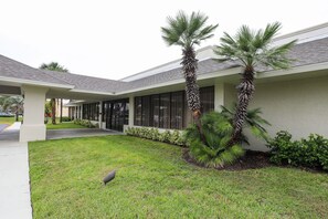 Front of property - Greenpoint Hotel Kissimmee (Kissimmee)