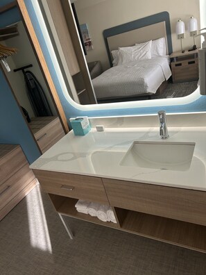 Suite Studio, 2 lits doubles | Salle de bain