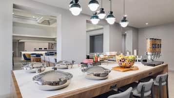 Free daily continental breakfast