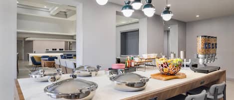 Desayuno continental gratuito y diario