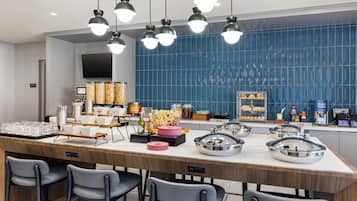 Free daily continental breakfast