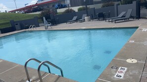 Seasonal outdoor pool - Homewood Suites by Hilton Tulsa South Medical District (Tulsa)