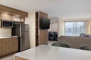 Suite, 1 Bedroom | Private kitchen | Fridge, microwave, stovetop, dishwasher - Homewood Suites by Hilton Tulsa South Medical District (Tulsa)