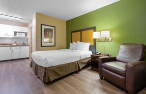 Studio, 1 Queen Bed, Non Smoking | Pillow-top beds, desk, laptop workspace, blackout curtains - Extended Stay America Suites Cincinnati Springdale I275 (Cincinnati)