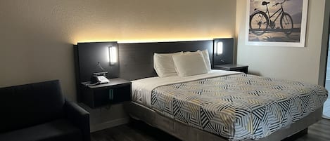 Chambre Deluxe, 1 très grand lit, non-fumeurs, réfrigérateur et four à micro-ondes | Bureau, Wi-Fi gratuit