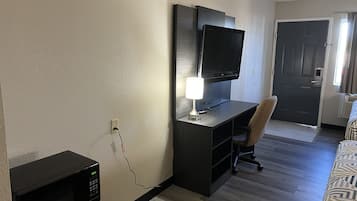 Desk, free WiFi