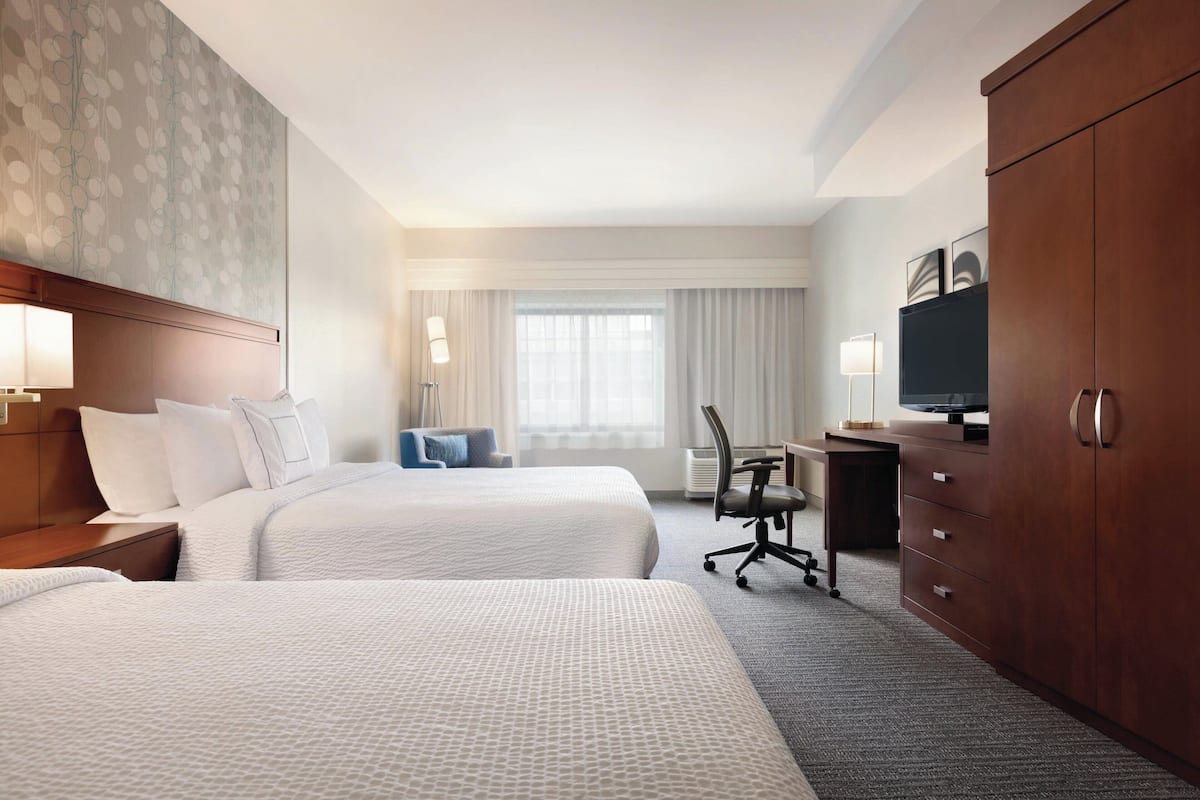 Premium bedding, in-room safe, desk, laptop workspace