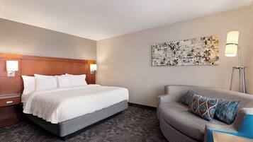 Luxe beddengoed, een kluis op de kamer, een bureau