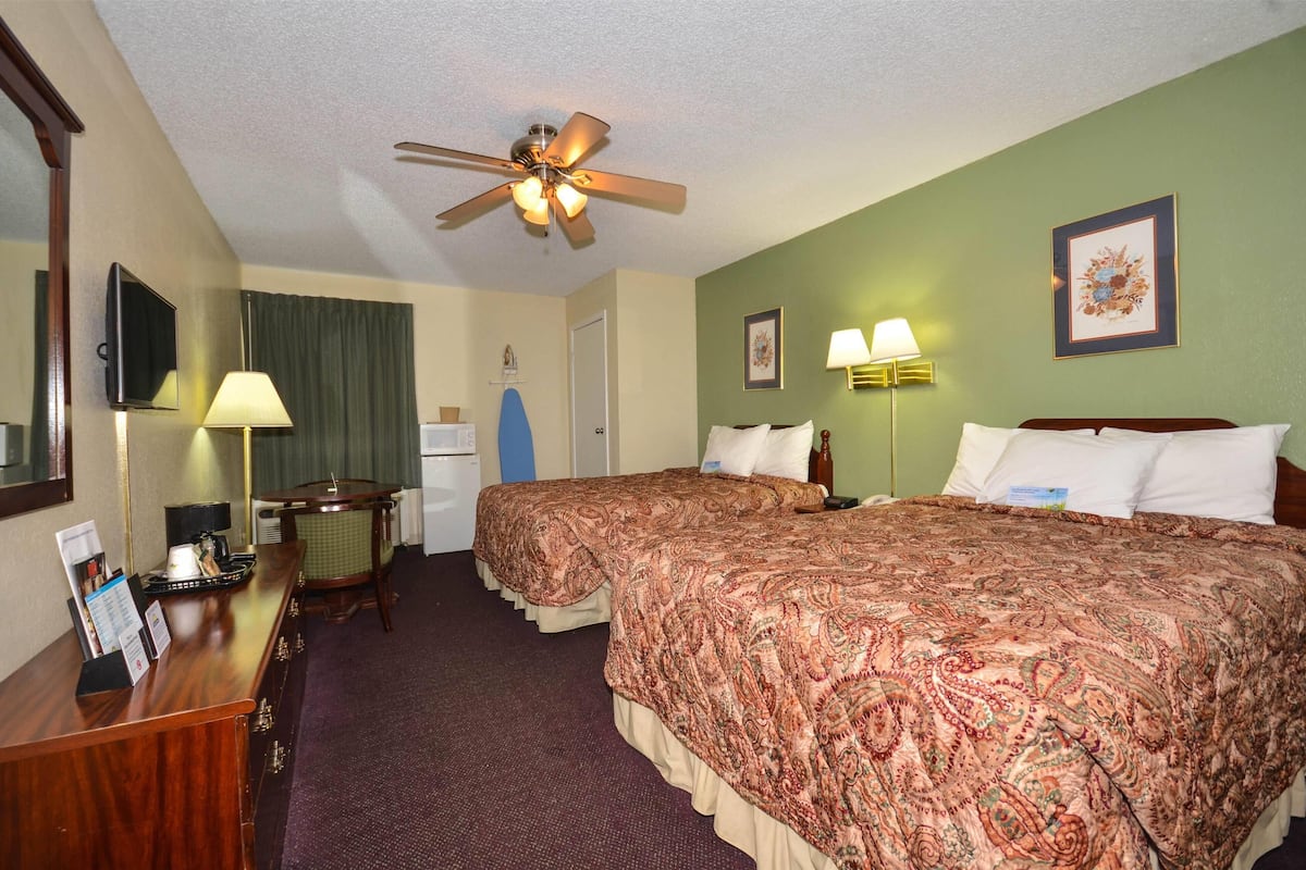 In-room safe, desk, laptop workspace, iron/ironing board