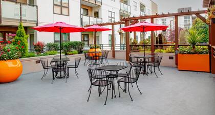 Hampton Inn & Suites Seattle-Downtown