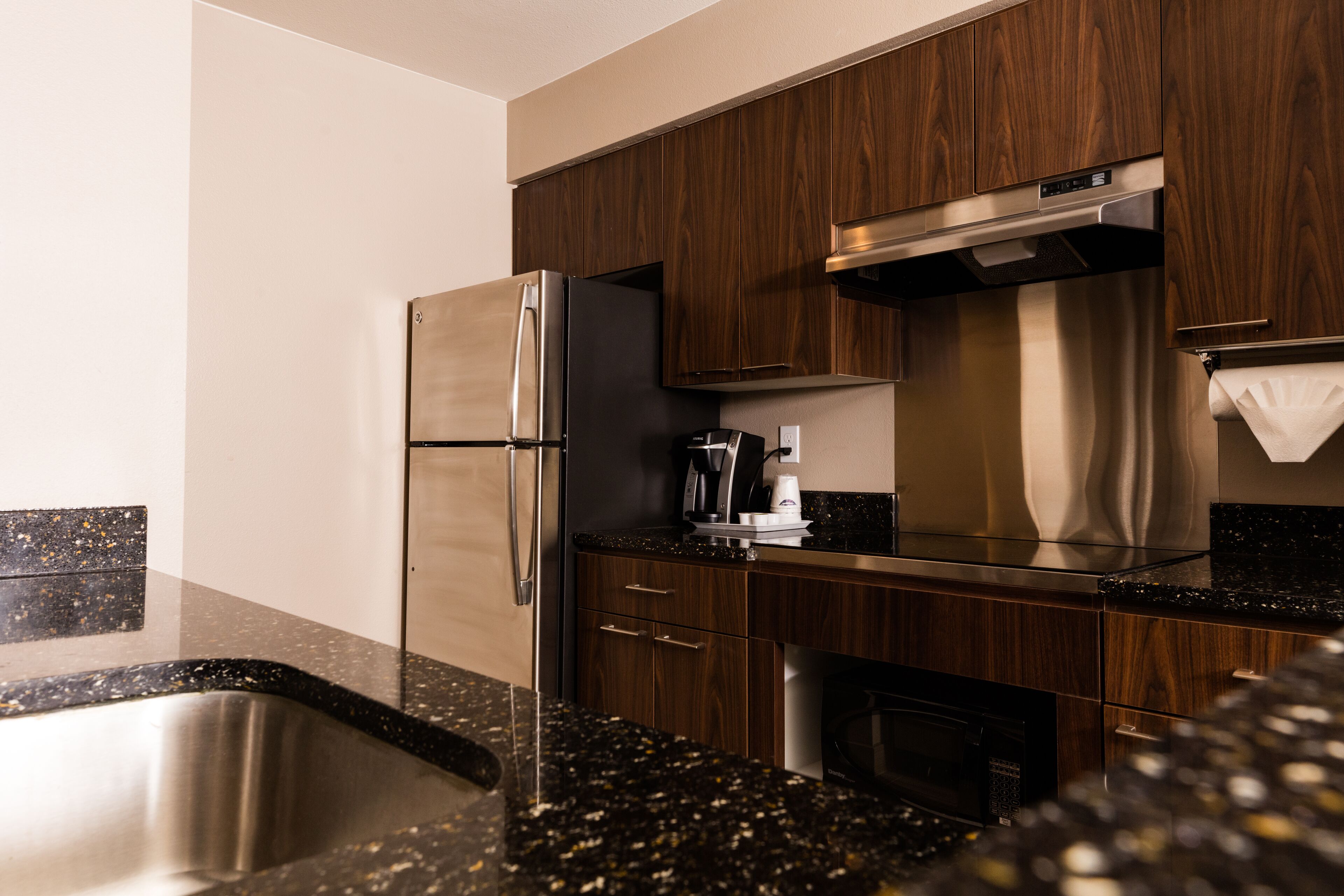 fridge, microwave, coffee/tea maker