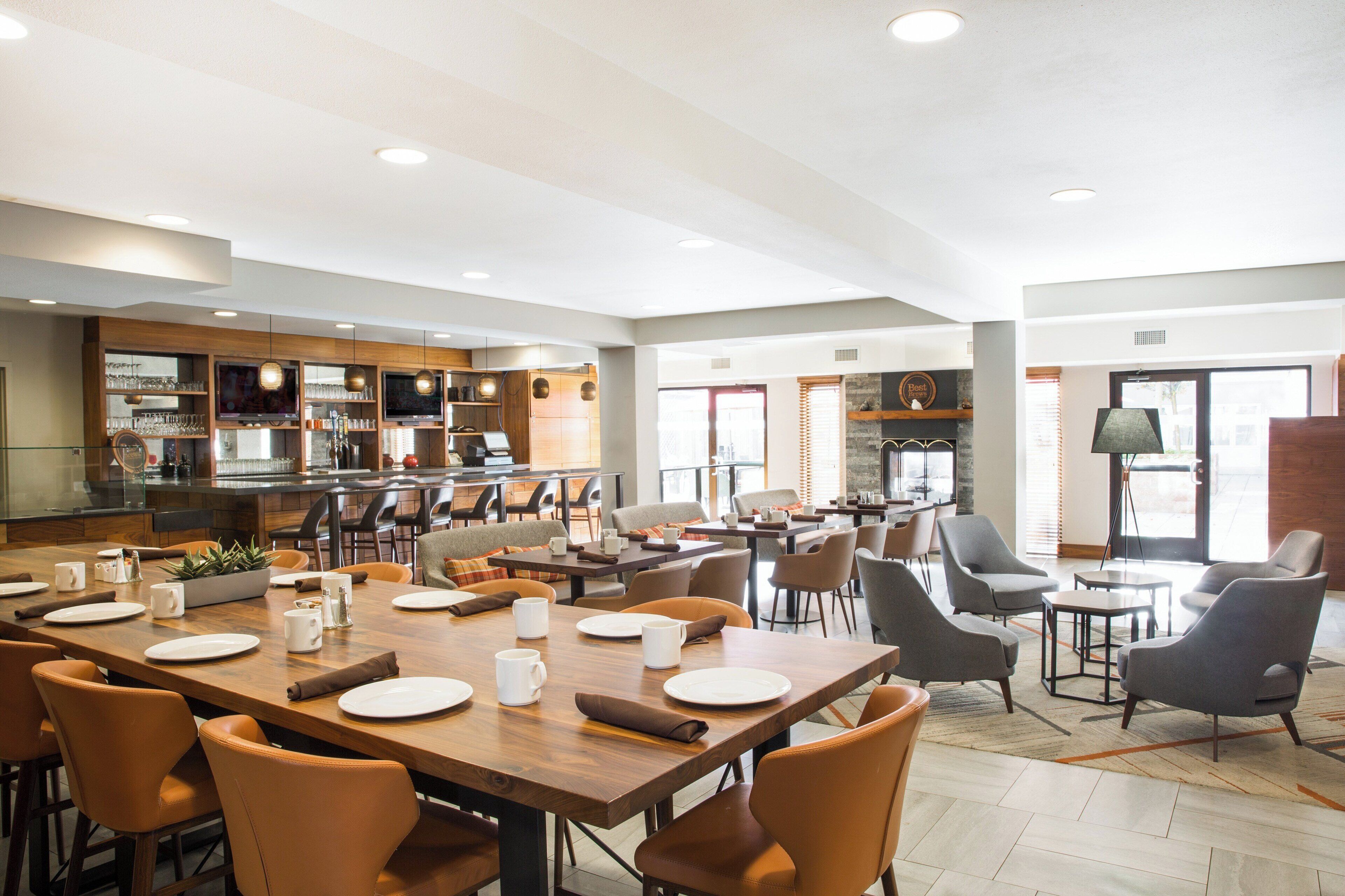 Breakfast and dinner served, American cuisine