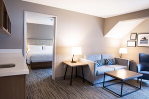 1 bedroom, premium bedding, down comforters, pillowtop beds