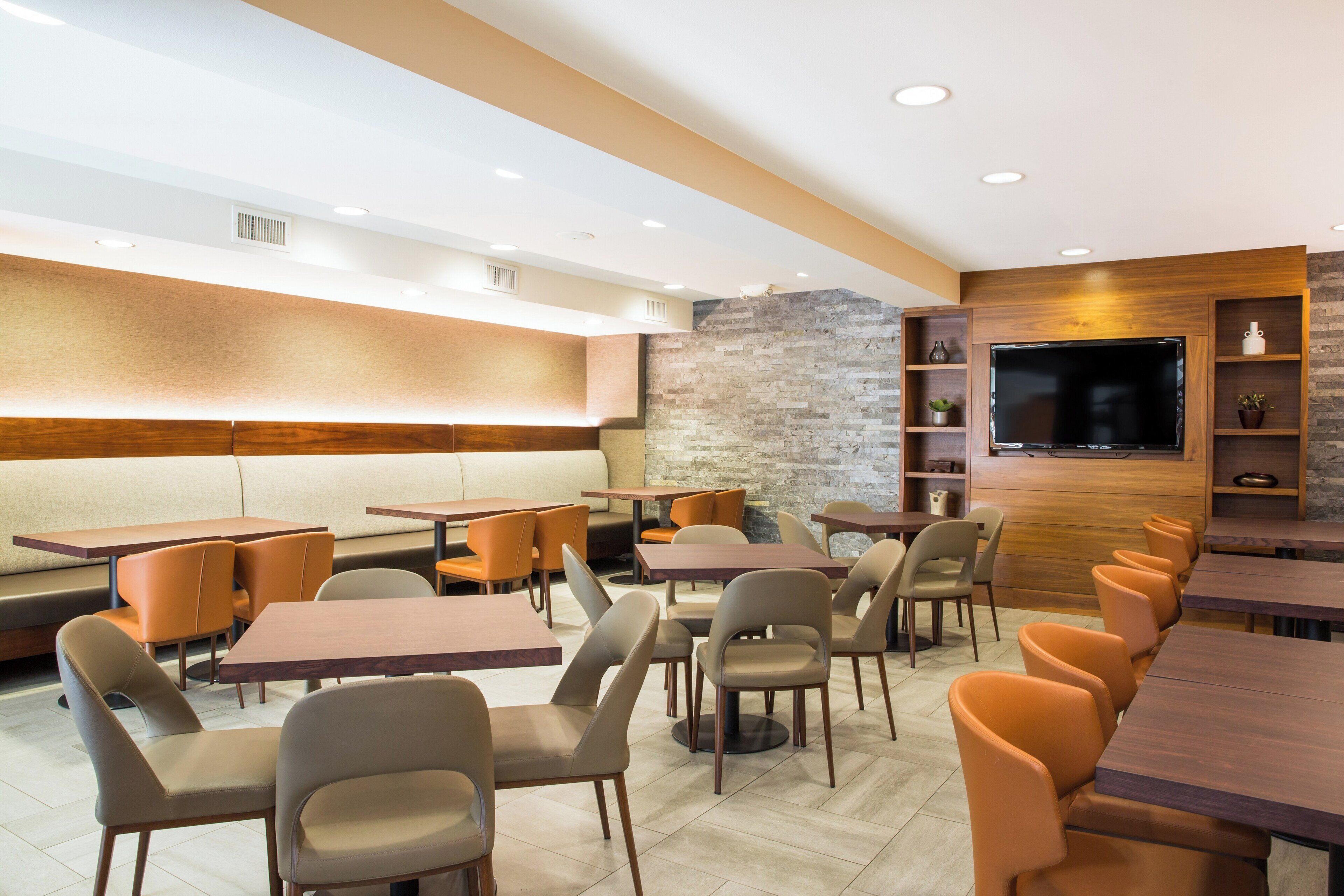 breakfast and dinner served, american cuisine