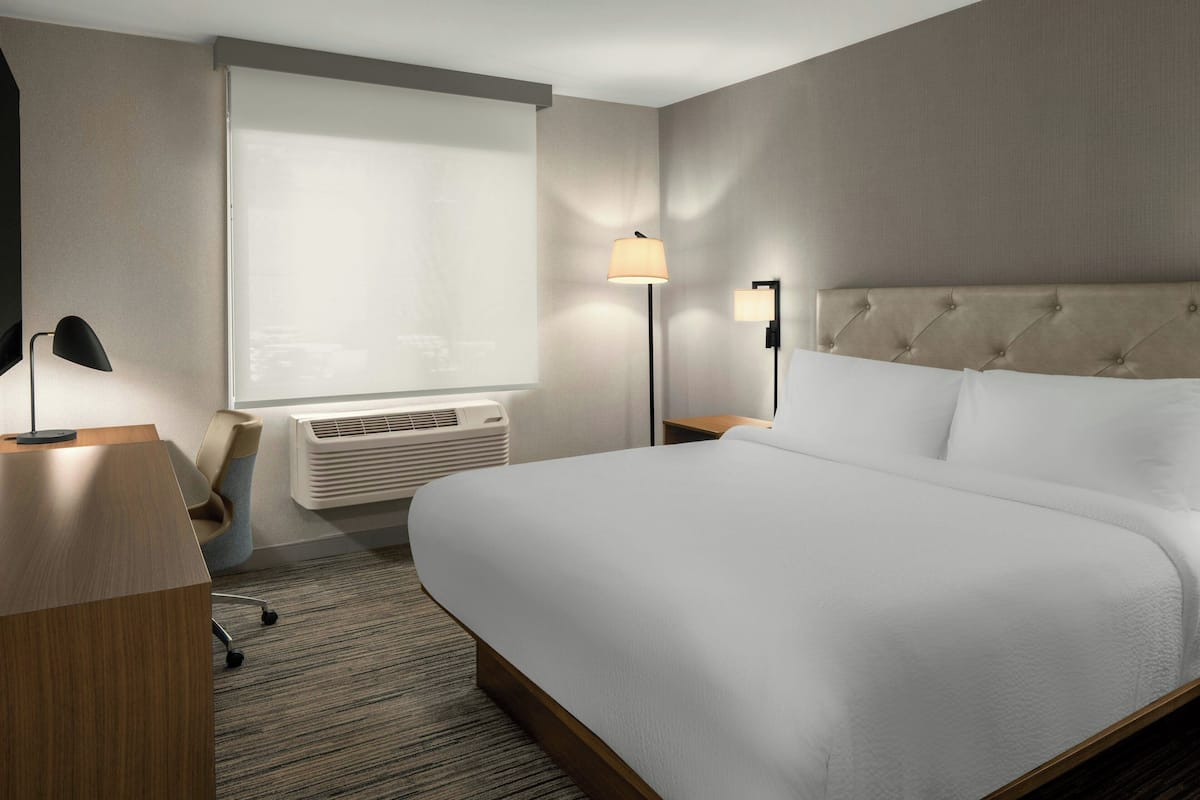 Room, 1 King Bed | 1 bedroom, premium bedding, down comforters, pillowtop beds