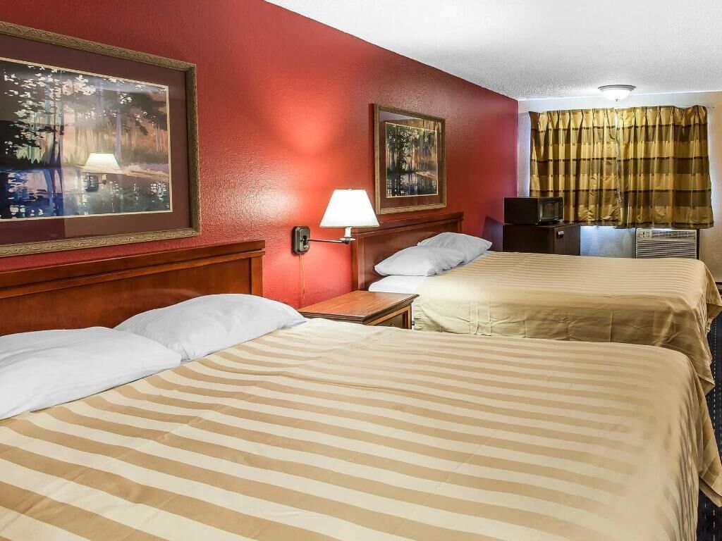 Desk, rollaway beds, free WiFi, bed sheets