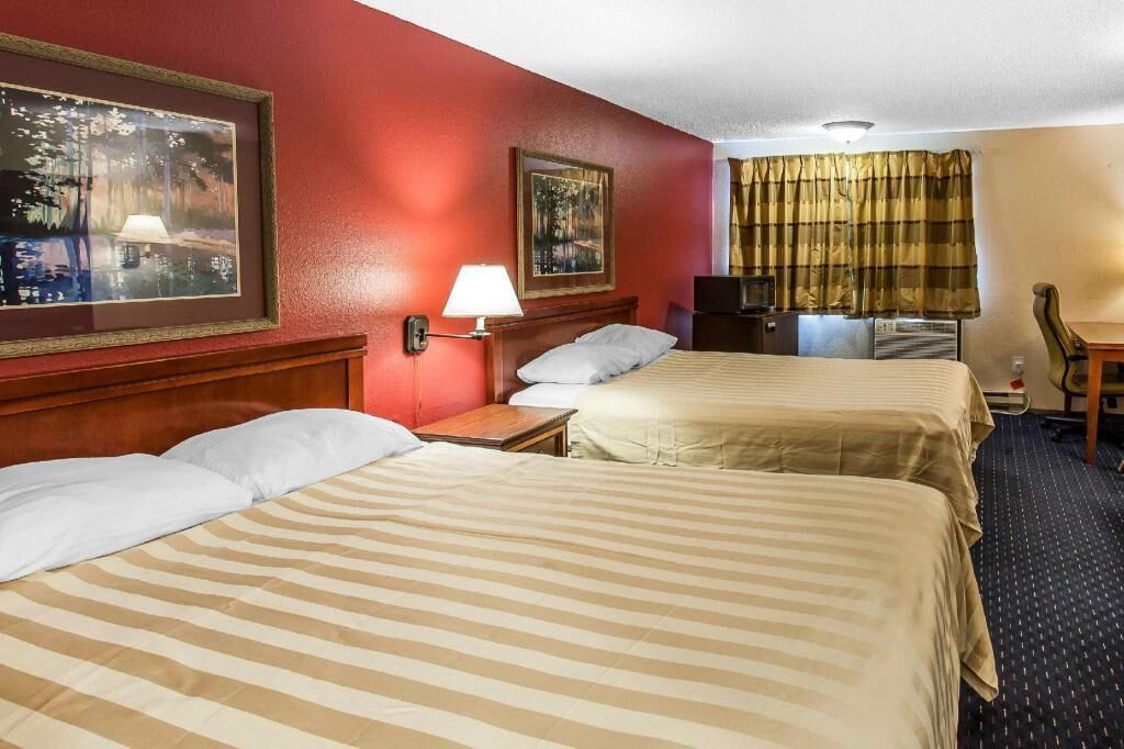 Desk, rollaway beds, free WiFi, bed sheets