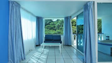 蜜月套房 | 客廳 | 平面電視