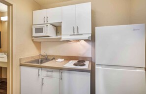 Studio, 2 Twin Beds, Non Smoking | Private kitchen | Full-size fridge, microwave, stovetop, coffee/tea maker