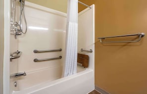 Studio, 1 Queen Bed, Accessible, Non Smoking | Bathroom | Combined shower/tub, free toiletries, towels