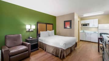 Studio, 1 queensize bed, niet-roken | Individueel gedecoreerd, individueel gemeubileerd, een bureau