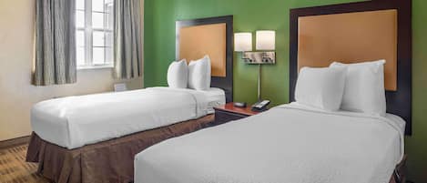 Studio, 2 Twin Beds, Non Smoking | Individually decorated, individually furnished, desk, laptop workspace