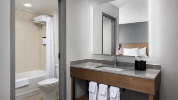 Standard Room, 1 King Bed, Accessible, Bathtub | Bathroom | Combined shower/tub, designer toiletries, hair dryer, towels