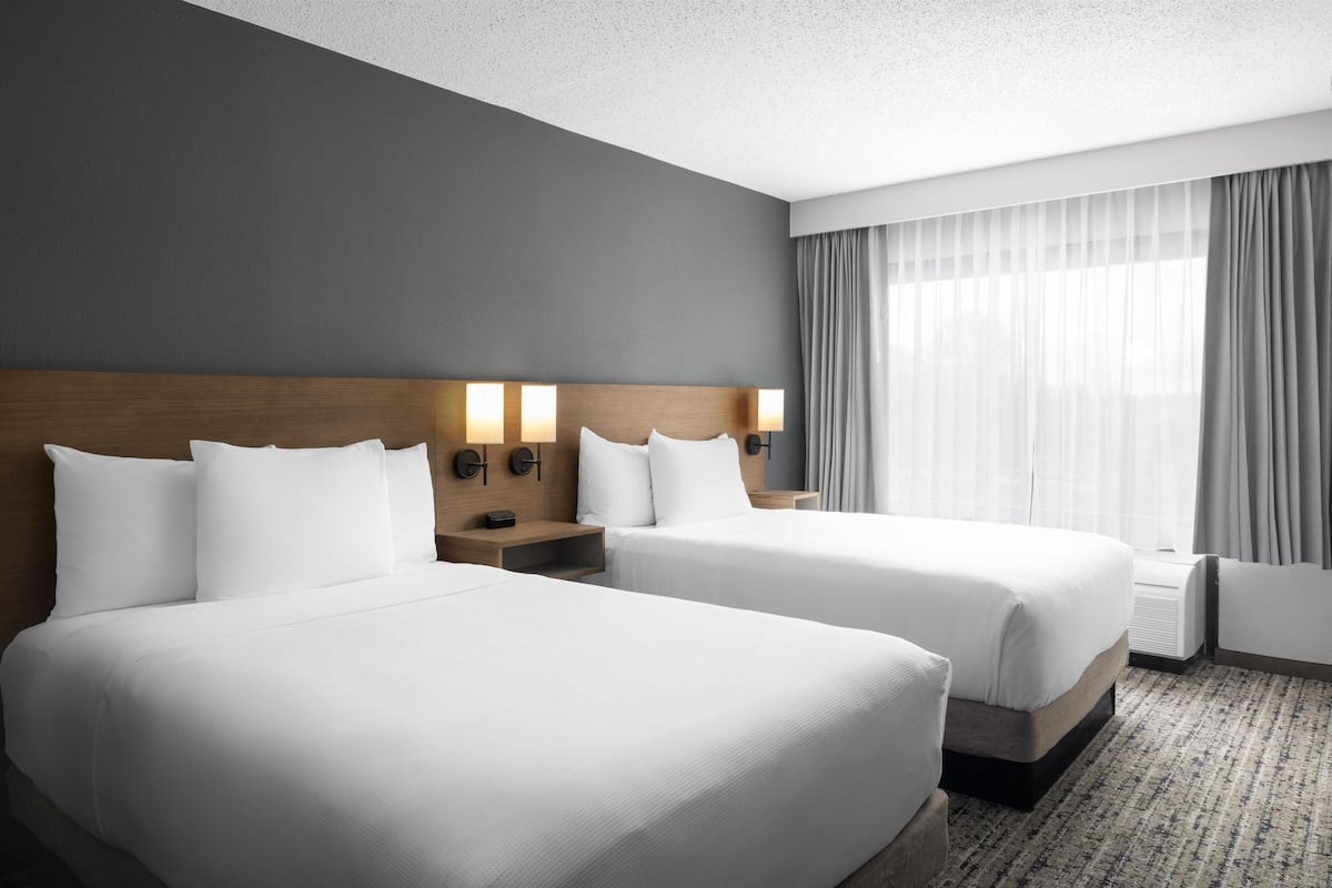 1 bedroom, premium bedding, in-room safe, desk