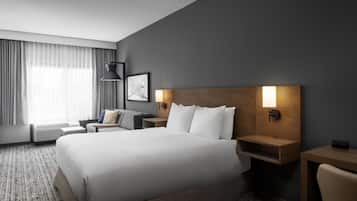 Premium bedding, in-room safe, desk, laptop workspace