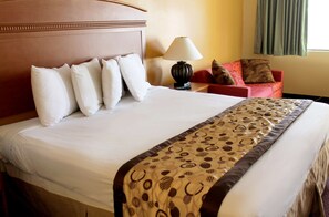 Escritorio, wifi gratis y ropa de cama 