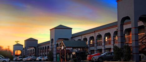 Façade de l’hébergement - soirée/nuit