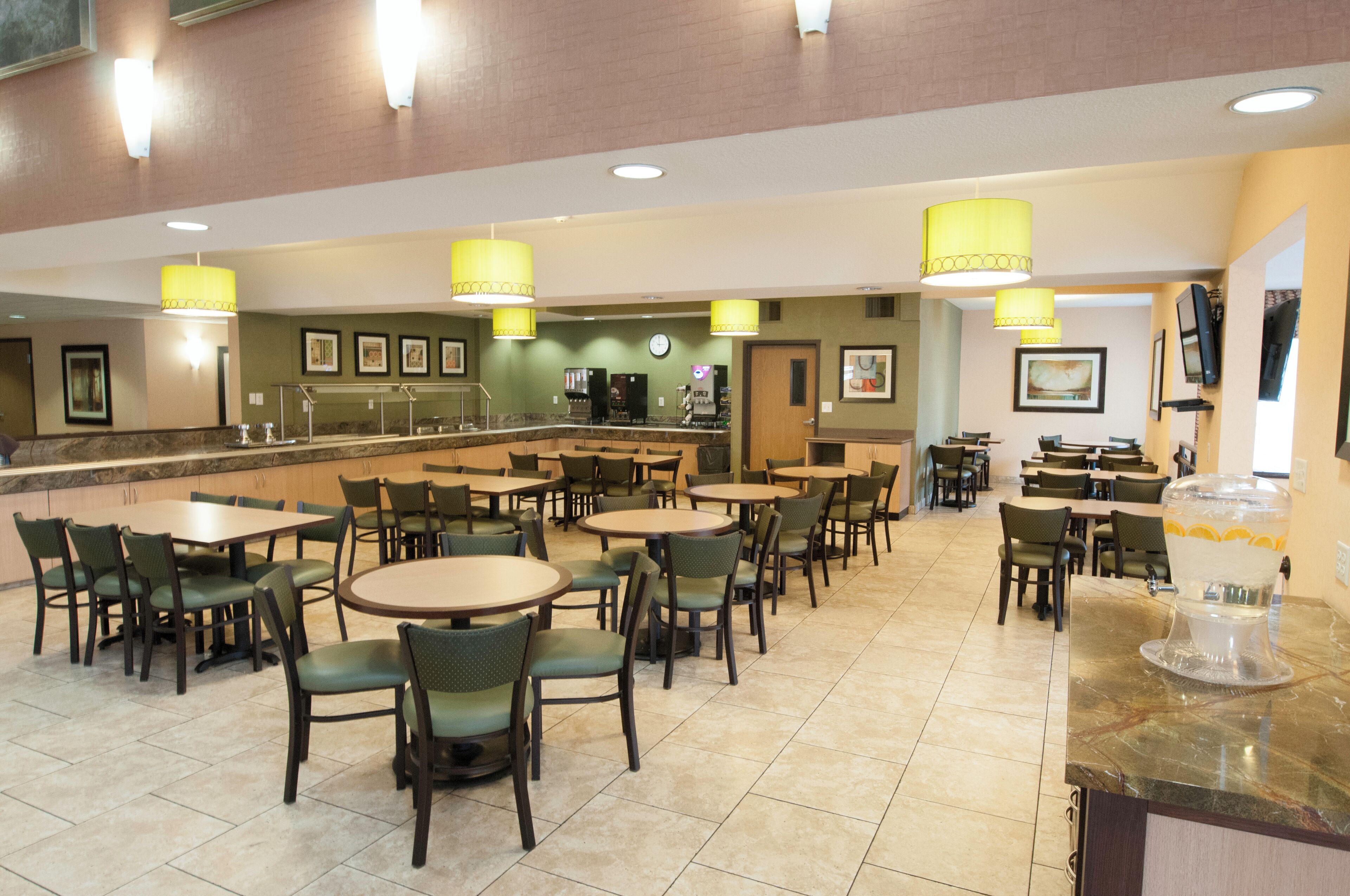 free daily continental breakfast