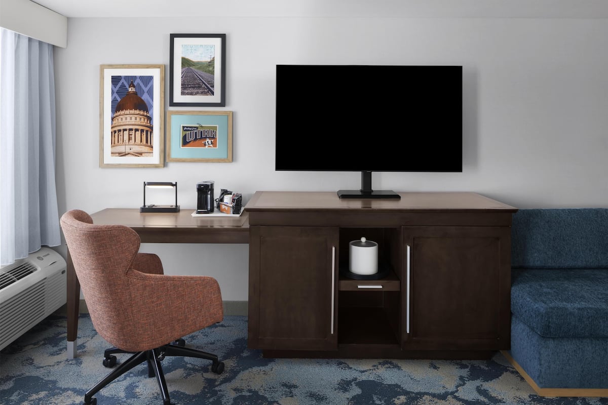 Studio, 2 Queen Beds, Non Smoking, Refrigerator | Premium bedding, desk, blackout drapes, cribs (free)