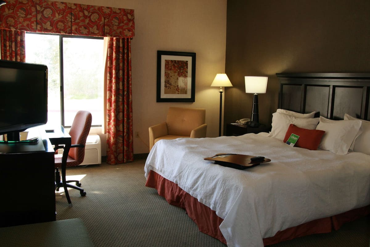 Egyptian cotton sheets, premium bedding, down duvets, in-room safe