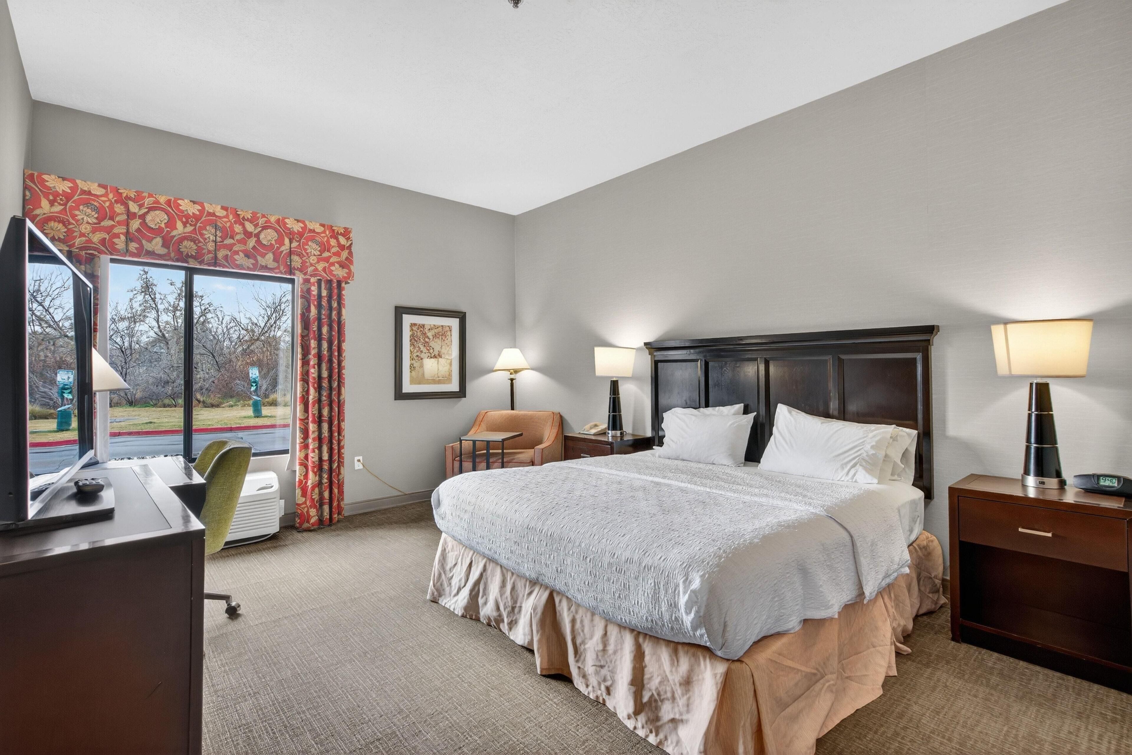 Desk, blackout drapes, iron/ironing board, free WiFi