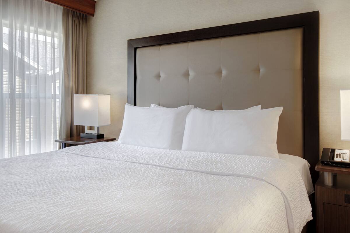 1 Schlafzimmer, Schreibtisch, Bügeleisen/Bügelbrett, Bettwäsche