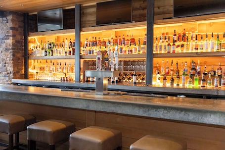 Breakfast, lunch and dinner served . Radisson Hotel Salt Lake City Downtown
