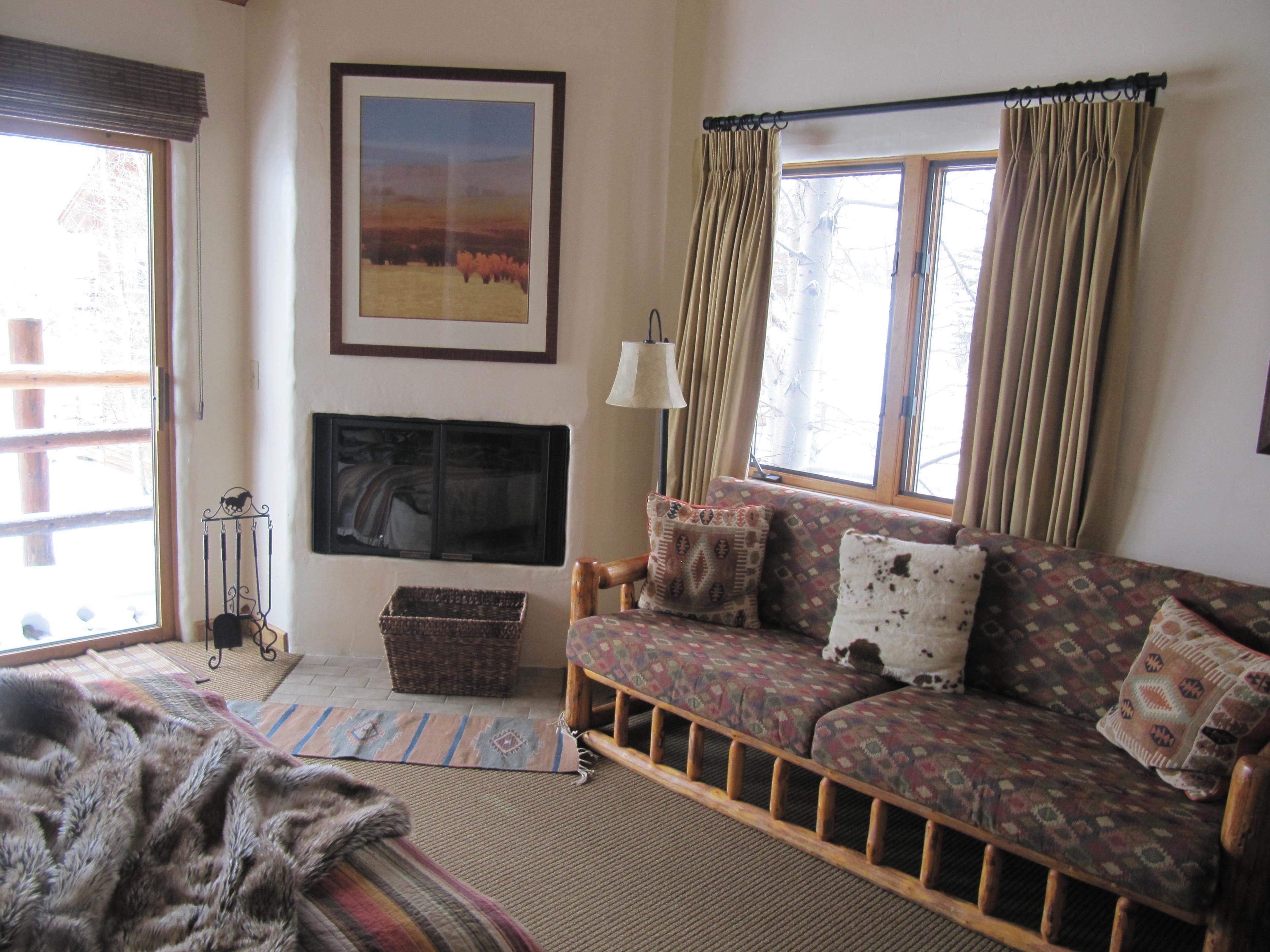 1 bedroom, premium bedding, desk, blackout curtains