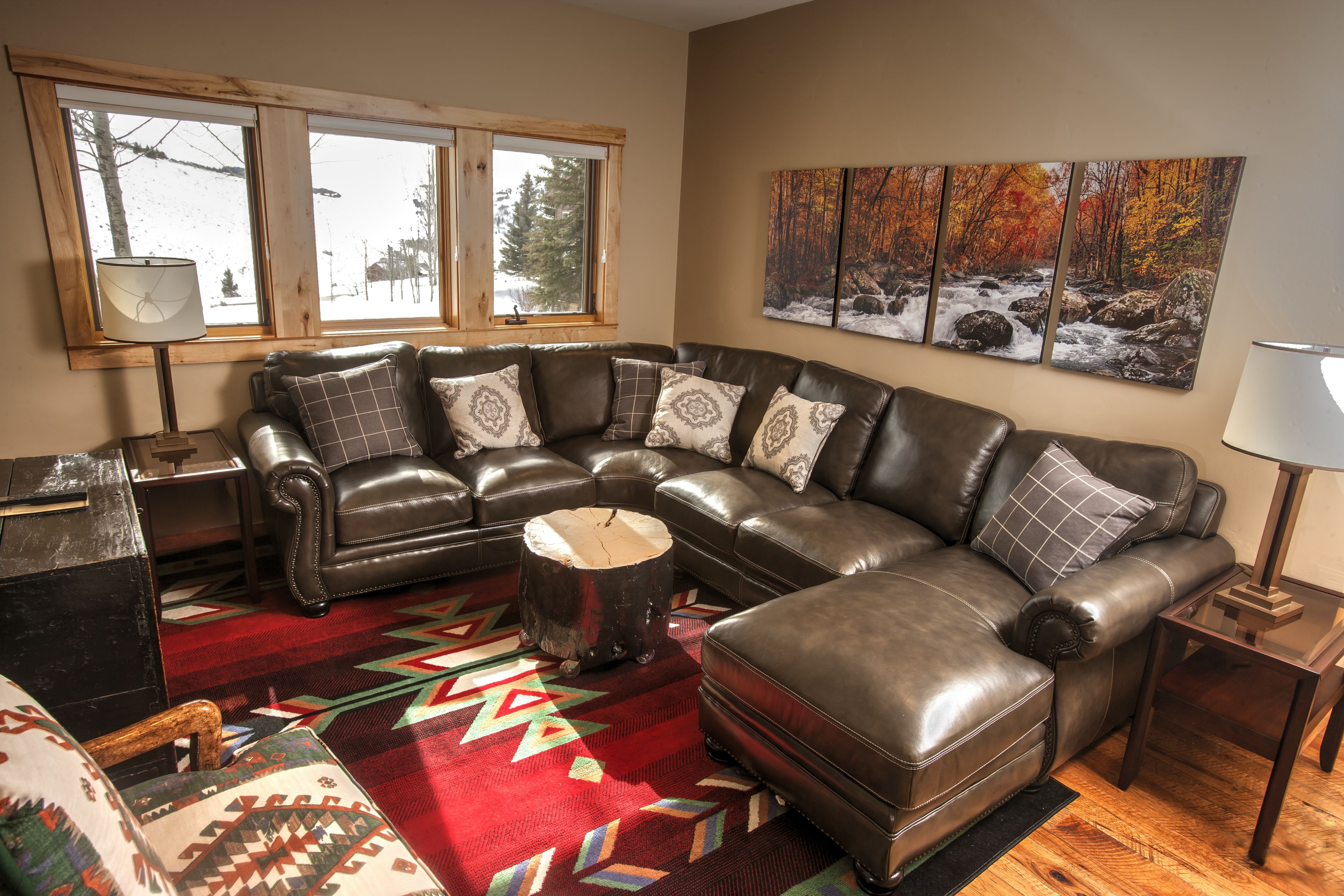 luxury house, 4 bedrooms, mountain view | living area | flat-screen tv, dvd player