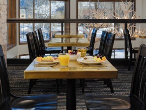 Free daily buffet breakfast