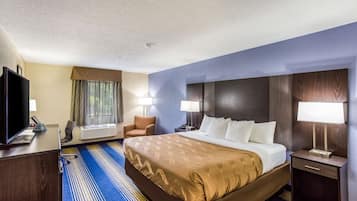 Bureau, fer et planche à repasser, lits bébé (gratuits)