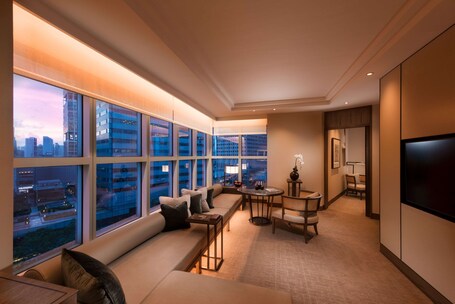 Conrad Centennial Singapore - Image 37