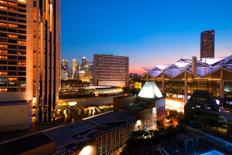 Conrad Centennial Singapore - Image 18
