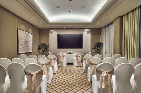 Conrad Centennial Singapore - Image 33