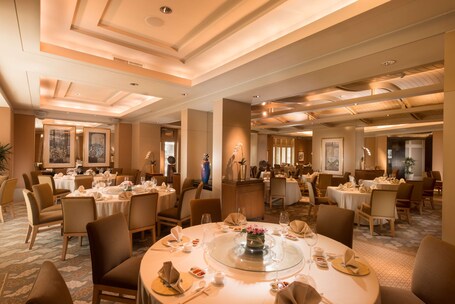 Conrad Centennial Singapore - Image 80