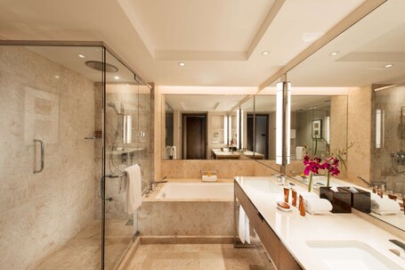 Conrad Centennial Singapore - Image 68